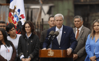 La instalación del Gobierno de emergencia