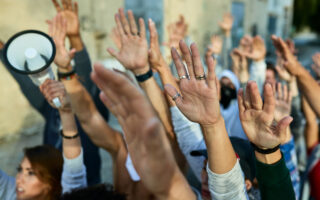 La resistencia de la palabra: Cuando conversar tu verdad en estos tiempos es un acto político