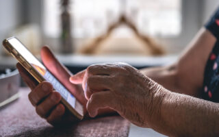 La atención pública necesita adaptarse a la longevidad